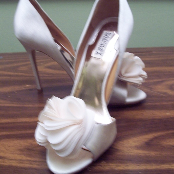 Badgley Mischa Ivory Florette Open Toe  D'Orsay style Satin Heels - Picture 4 of 6